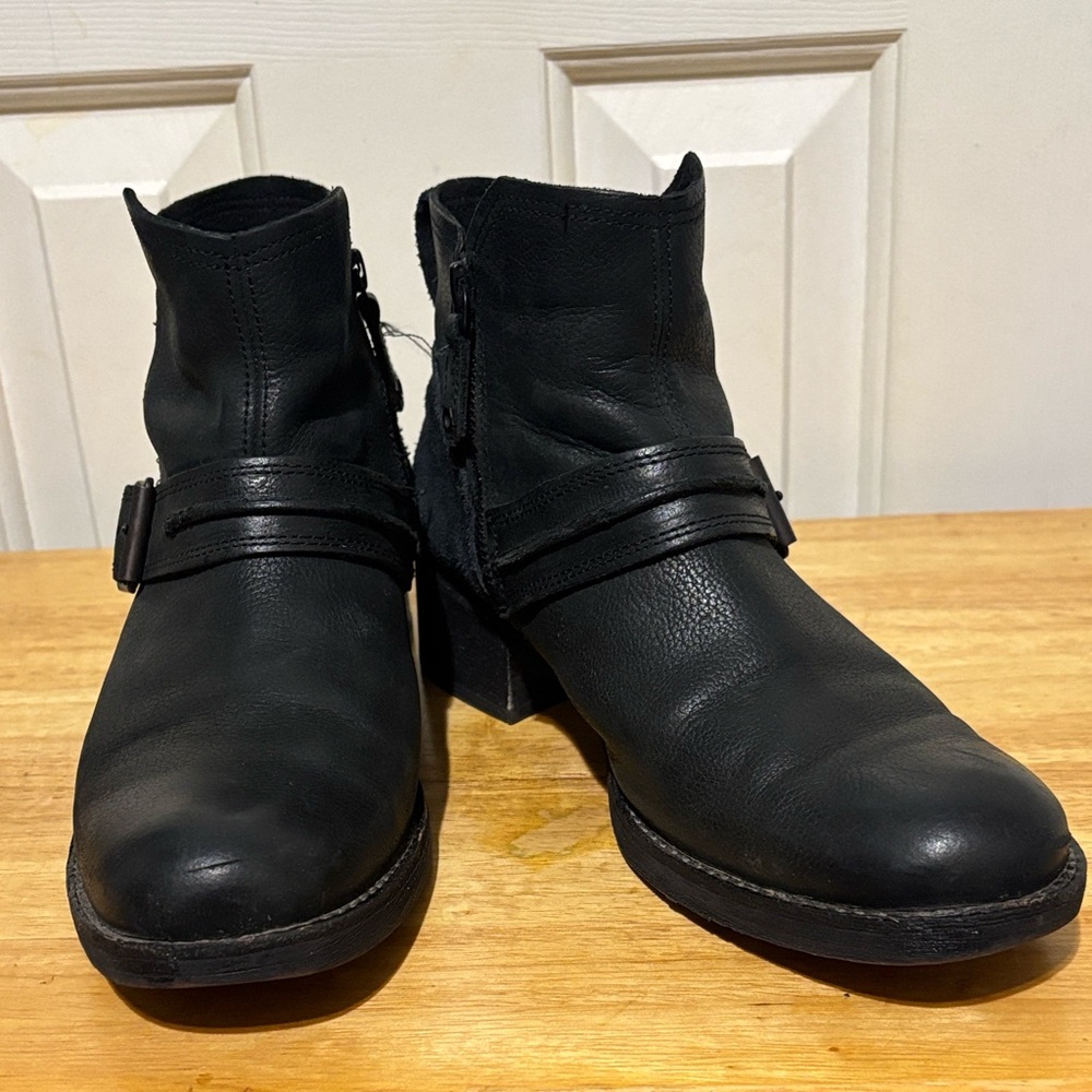 Timberland Black Leather Chelsea Ankle Boots